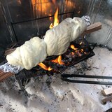 キャンプ飯♪炙って楽しい焚き火パン